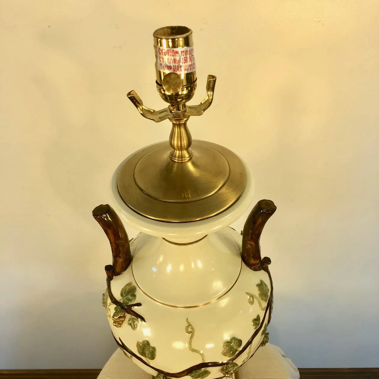 Wedgewood Designs Chelsea House Table Lamp, Ceramic Grape Vine Design, Vintage